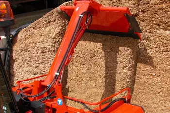 Silageentnahme- und Verteilmaschinen von KUHN mit einzigartiger Kinematik für schnelle Silageentnahme