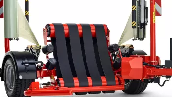 Wickeltisch mit 4 Riemen