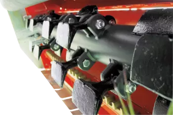 Eine optimal auf Wein- und Obstgärten abgestimmte Mulchqualität dank optimierter Abdeckhaube der SDS-Mulchgeräte