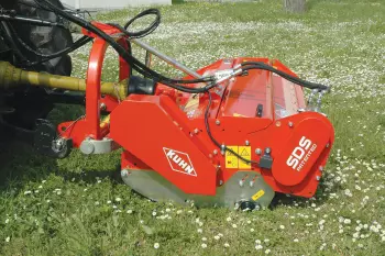 Eine leichte Anpassung ist erforderlich, um Rebholz mit dem SDS-Mulchgerät zu zerkleinern