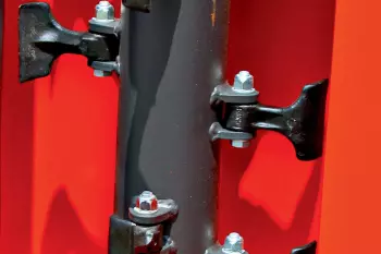 Hammerschlägel an den Mulchern der Serie TB 10 sorgen für eine optimale Zerkleinerung von Gras.