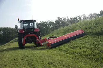 Einfachere Pflege von Hängen durch die Winkelposition des Mulchers TBES 262