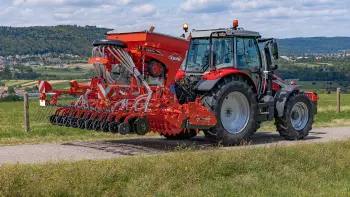 Die Drillmaschinen der Baureihe VENTA 100 haben eine günstige Schwerpunktlage und sorgen damit für besten Fahrkomfort.