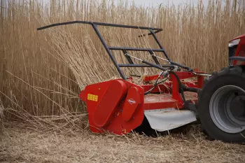 Ein dickwandiges Blech und zwei Rahmenträger sorgen für die Zuverlässigkeit und Robustheit des für die Ernte von Energiepflanzen bestimmten Mulchgerätes WS 320 BIO 