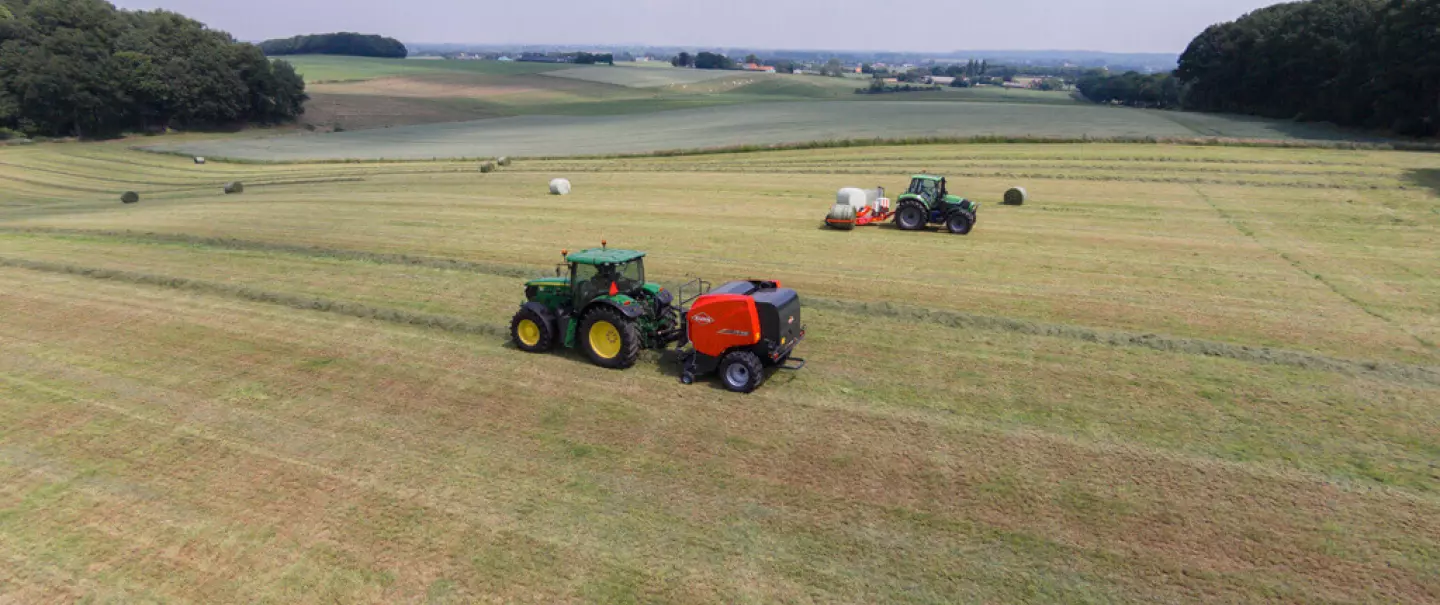 KUHN FB 3130 beim Pressen