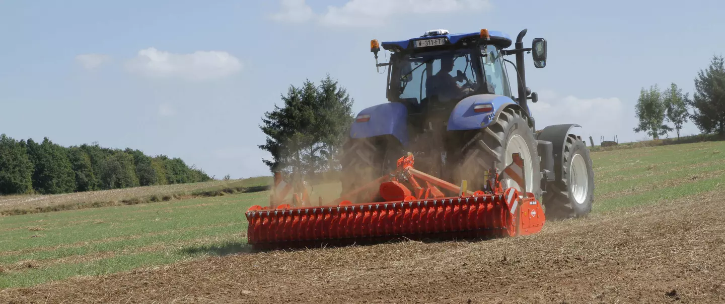 HR 4020 Kreiselegge bei der Arbeit