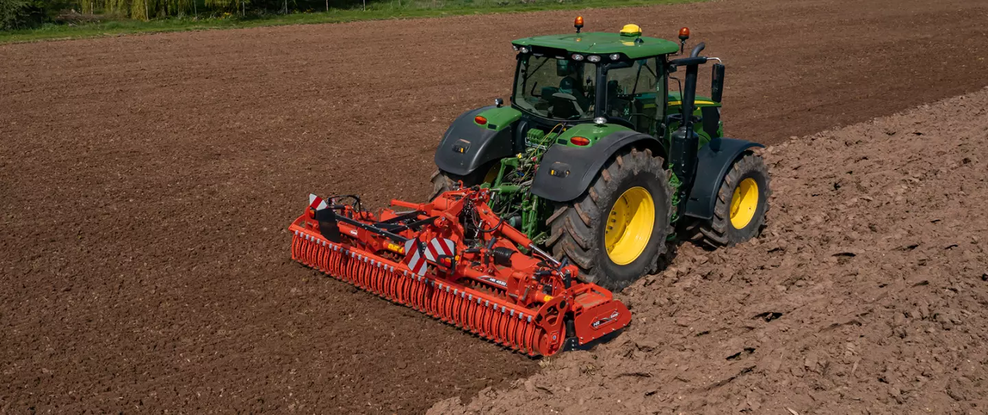 Herse rotative HR 4530 RCS au travail_Vue aérienne