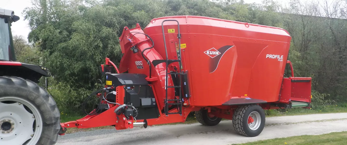 PROFILE PLUS 2 CS mit 2 Vertikalschnecken beim Einsatz