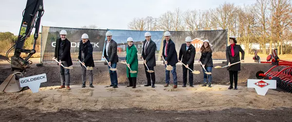 Ein Bild des Spatenstichs für den Neubau am KUHN-Standort