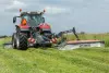 PZ 3015 mit Massey Ferguson-Traktor bei der Arbeit im langen Gras