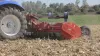 RM 610 Mulchgerät bei der Arbeit auf einem Feld mit Maisrückständen